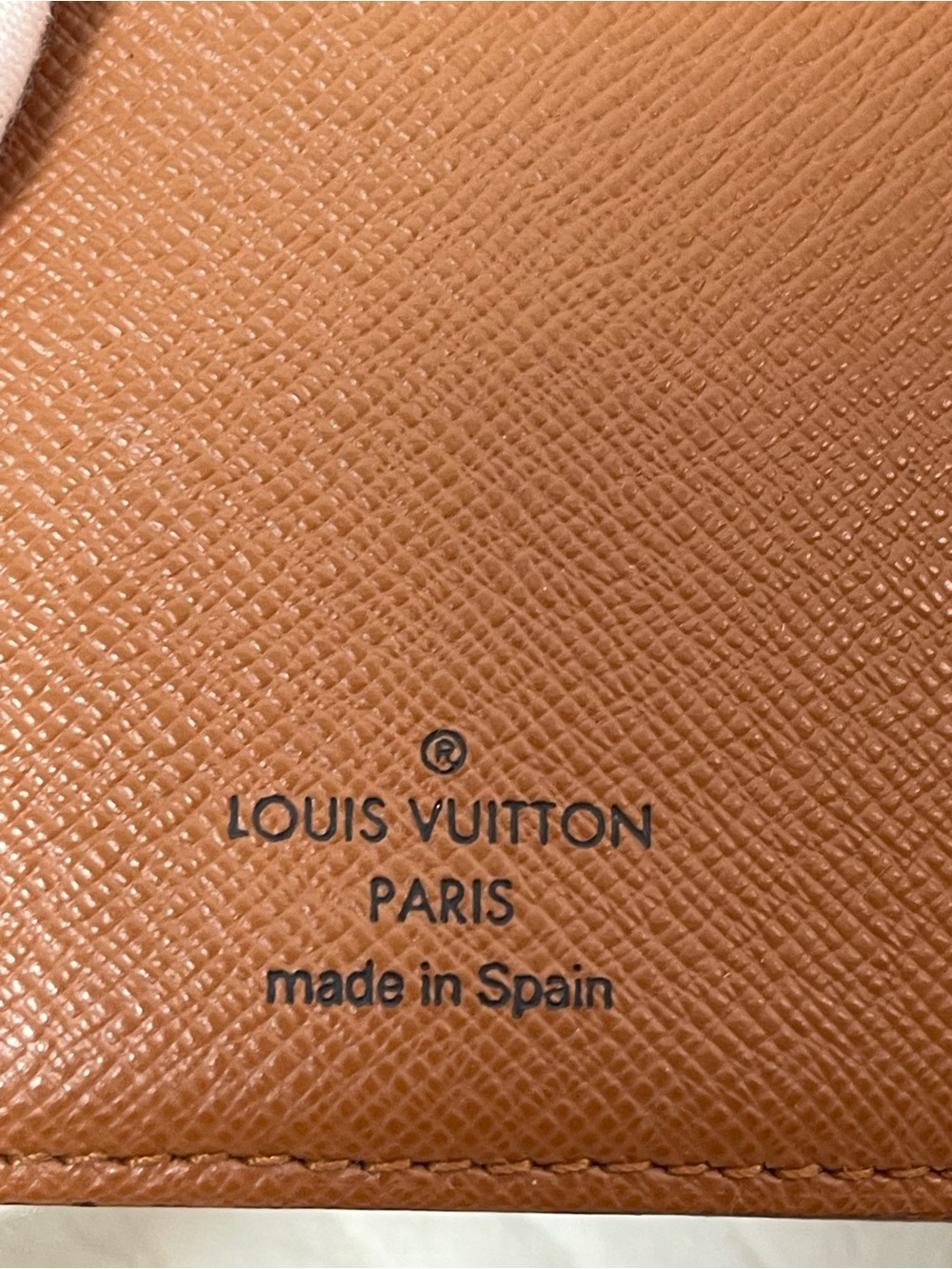 Louis Vuitton Brown and Gold Monogram Snap Agenda Cover PM size with Pen - Picture 4 of 16